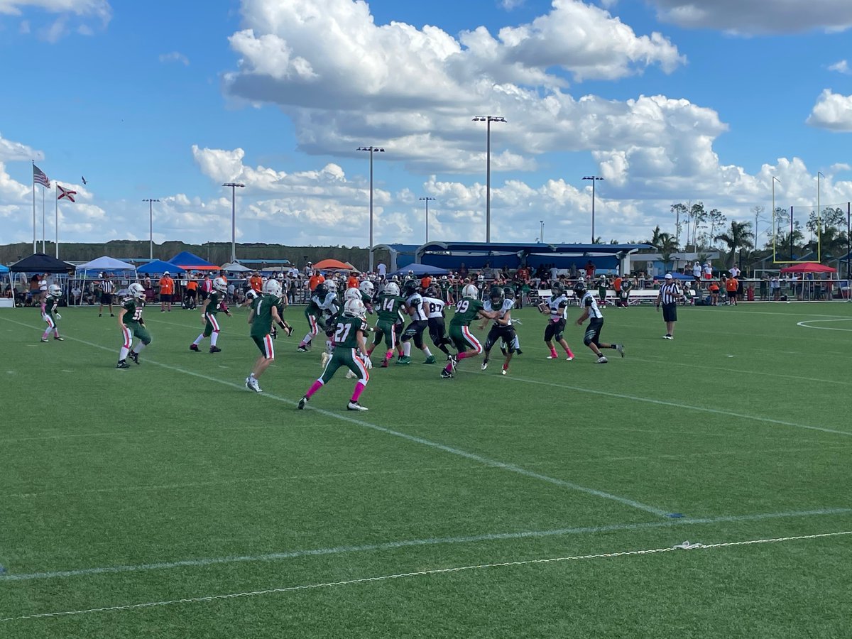 After a huge defensive stance, 12u Bear’s O rollin early with a nice 1st down run in 2nd round playoff action vs. the Naples Hurricanes!