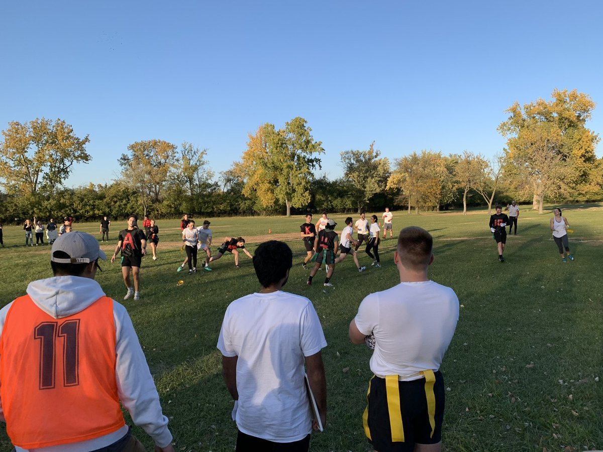 msu_ssom's tweet photo. A tradition like no other. A beautiful fall day for our annual M1/M2 Stritch Bowl! Thanks to our amazing class boards for helping make this event possible! https://t.co/uKKiew08Ef