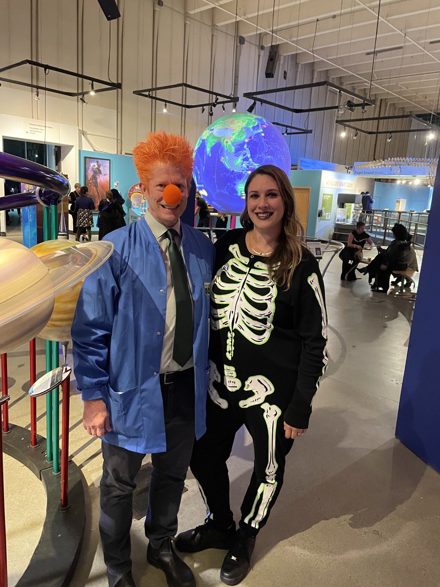 My alter ego Beaker and I had a great time celebrating with the terrific crowd at @pacsci’s 60th Birthday party last night.

Thanks to my colleague Liisa O’Neill ⁦<a href="/r2LD2/">Liisa</a>⁩ for making it happen and thanks to ⁦<a href="/kexp/">kexp</a>⁩ ⁦<a href="/djeviestokes/">evie stokes</a>⁩ for fabulous music!