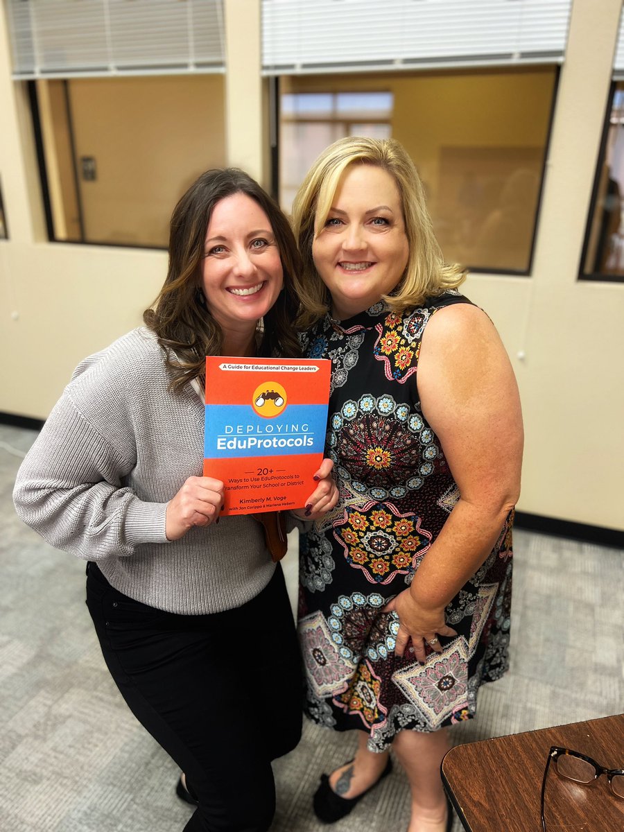 tishrich's tweet image. Awesome #EduProtocols Smackdown session by @KVoge71 &amp;amp; @mllevalsunshine today at #FallCUE!!

So excited to win a signed copy of #DeployingEduProtocols! You can find her book here! amazon.com/Deploying-EduP…