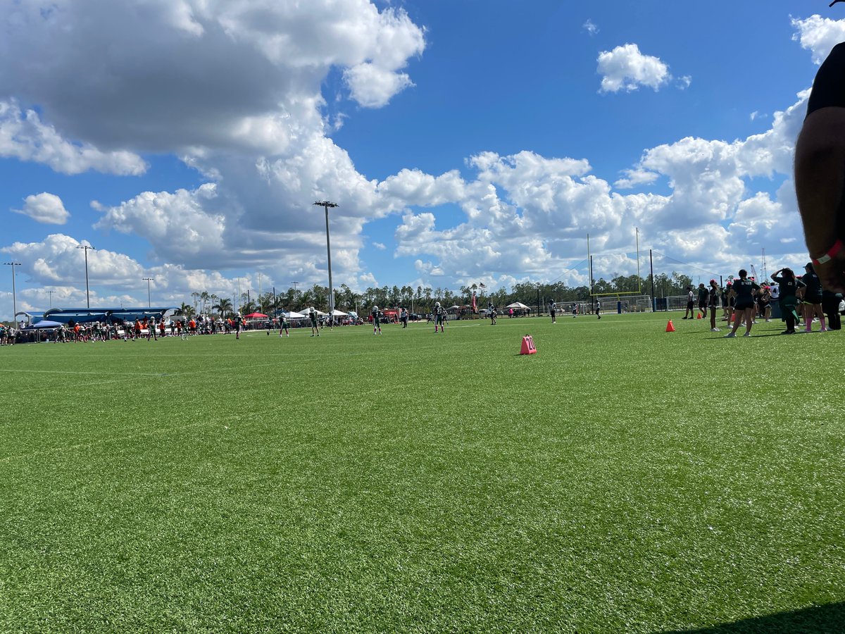 Bears set to receive after the Canes answer the Bears early TD score.  Bears trailing the Canes 7 to 6 in 2nd round playoff action!