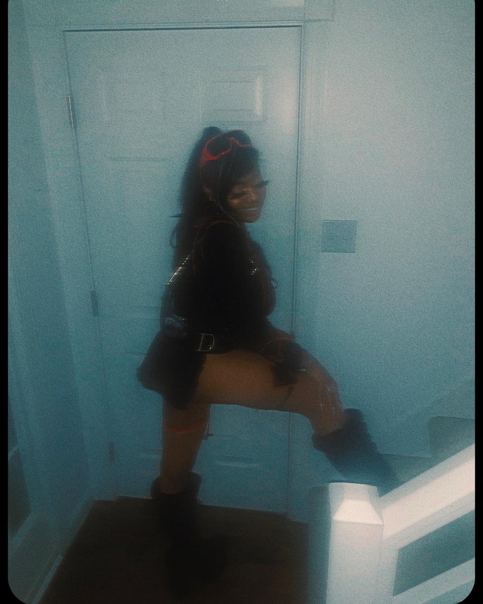 yungokuu's tweet photo. sheβs a rockstar everybody said βdonβt date herβπ₯ #hocoszn https://t.co/ZtKonQEcyB