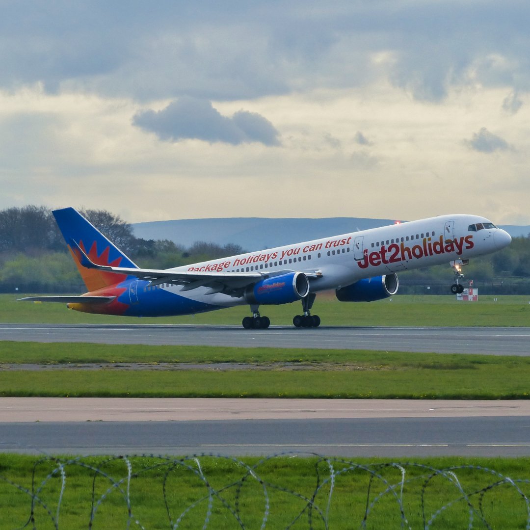 Michaelflying28's tweet photo. Jet2 Boeing 757-200 G-LSAC departing Manchester Airport for César Manrique-Lanzarote Airport 15.4.22.
#jet2 #jet2holidays #jet2pics #boeing #757lovers #b757lovers #boeing757lovers #b757 #b752 #b757200 #boeing757 #boeing752 #boeing757200 #boeingb757 #boeingb752 #boeingb757200 https://t.co/M4l3wr8Ef4