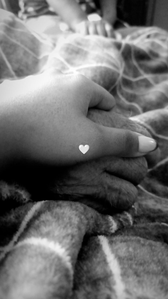 romcm13's tweet photo. Te me fuiste abuelito de mi vida, gracias por tanto. Recordaré siempre tus palabras de orgullo por mi, tus consejos, y tus carajazos jaja. Vuela alto abuelito, te amo con todo mi corazón y no sabes cómo me dueles..🤍🕊️ https://t.co/Zplgnn4eFI