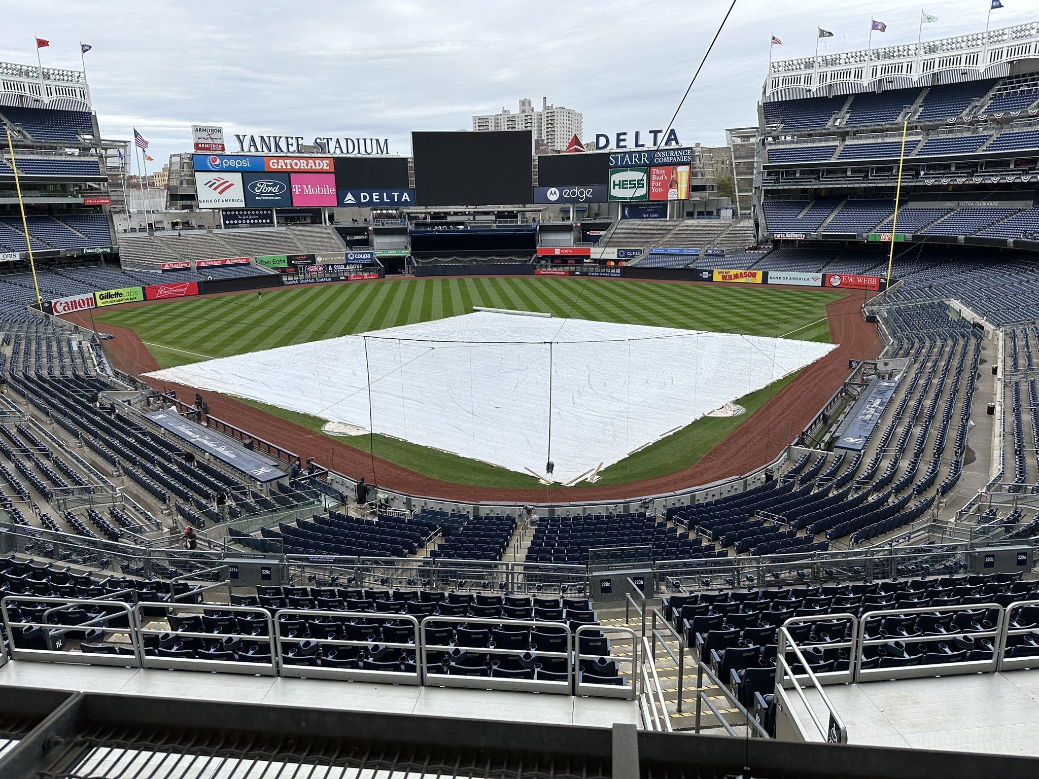 FfxjG2qX0AIqi_u?format=jpg&name=large