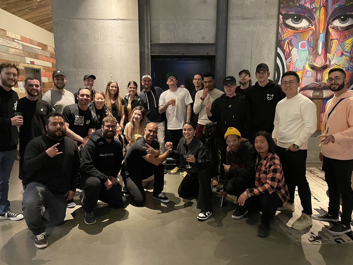 camilleachiang's tweet photo. It was an honor painting for the @BoredApeYC meet up in SF @ @loopsdigi’s @Sunsetsquares. What an awesome community. 

Tag everyone who came! 🤝 https://t.co/wamHY1h1wz