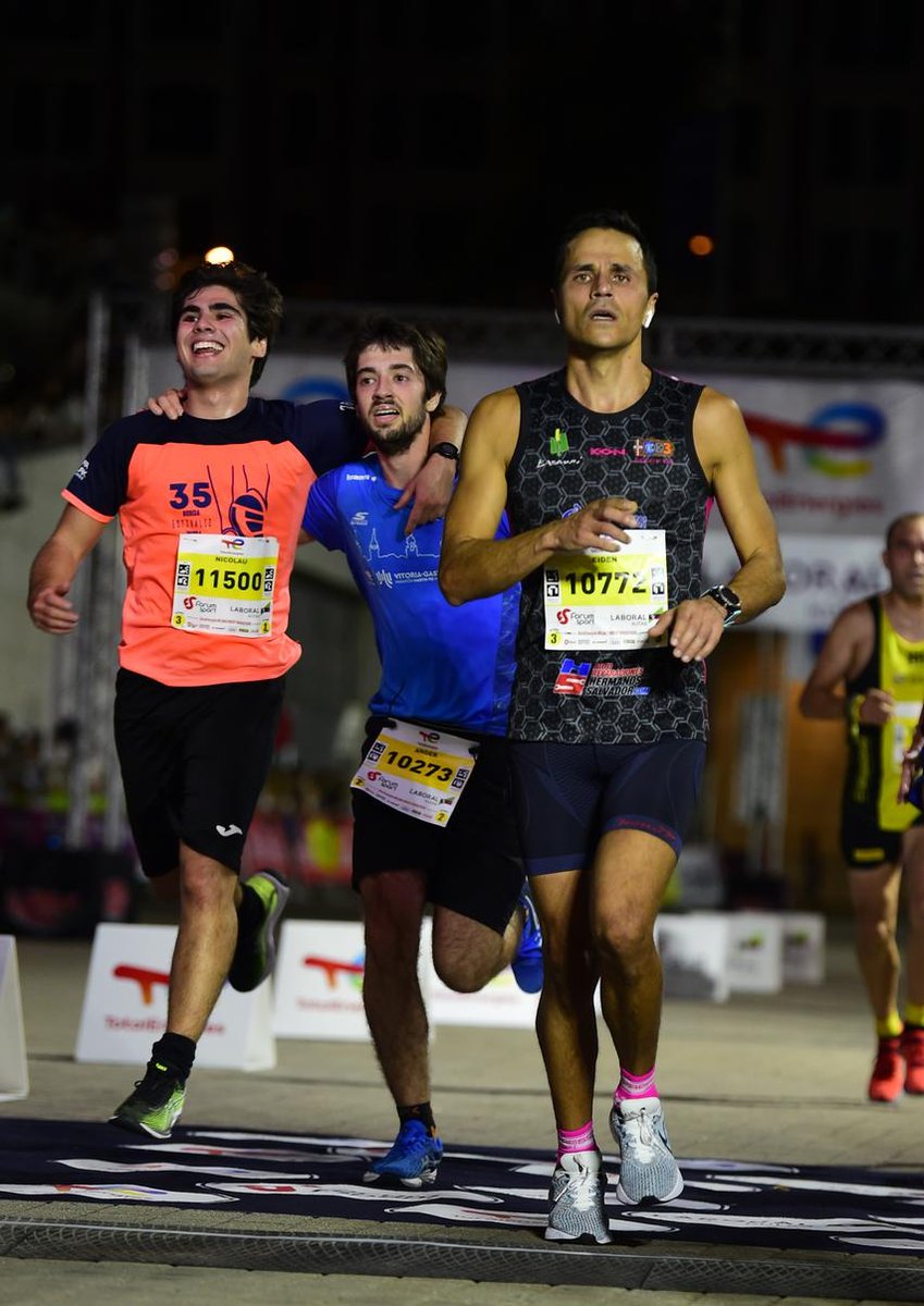 adriannicolau6's tweet photo. ✔ Cuarto reto superado
🏃‍♂️Bilbao Night Marathon 10 km
⌛Oficial: 45:09 (4:31 / km)
📈 El reto inicial eran los 21 km, pero las lesiones nos han hecho ser más realistas. Aún asi muy buenas sensaciones y mejor compañía.
🔜 Media maratón de Vitoria-Gasteiz https://t.co/ZxdwUFAhhx