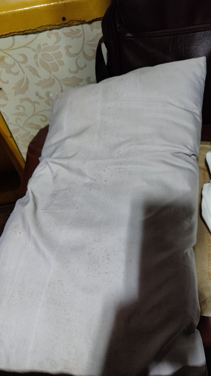 indranildas1966's tweet photo. Condition of Indian Railways, bedding services horrible, blankets not provided. As per attendant, blankets not handed over as they are in poor shape, will get infected if used.PNR:6205913256TRN:12834DOJ:23-10-22,3HWH-ROU,B2 25,B2 28
@RailMinIndia @IRCTCofficial @PMOIndia https://t.co/r6qdQK8MpQ