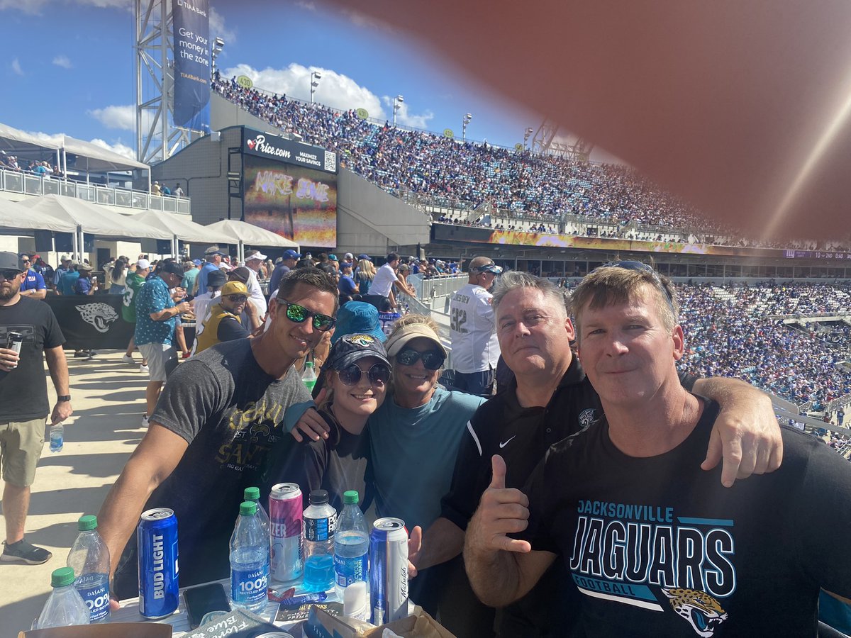buzzkeough's tweet photo. #Duuuval Let’s go! https://t.co/iQYDQsrPLn