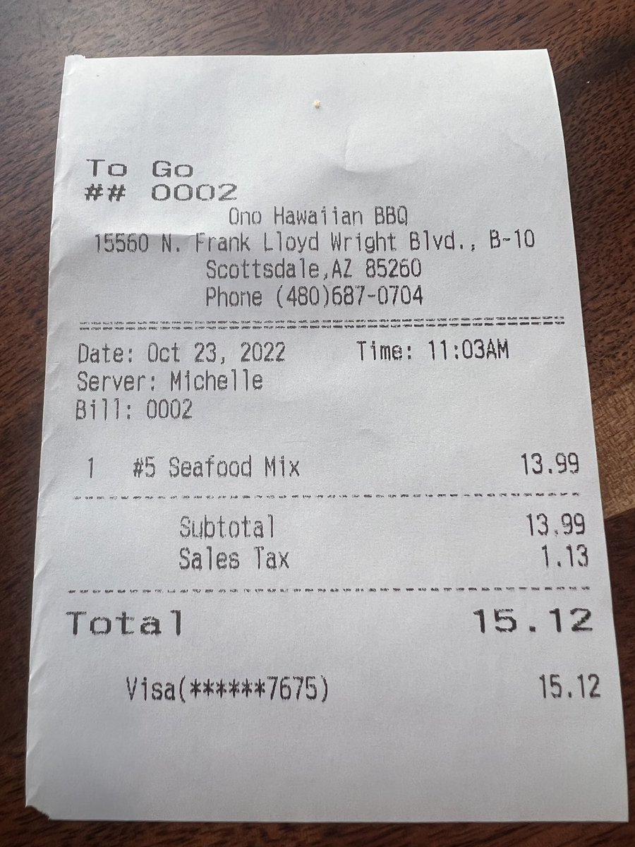 ePadcaster's tweet photo. Where’s my t-shirt? 😵‍💫
I was was excited this morning to go to @onohawaiianbbq in Scottsdale, AZ for a free shirt, but got out without it, bu only with my food order… i got tricked! 👻
#TrickorTreat #shirtless #customerNo2 https://t.co/gssfDAF7P8