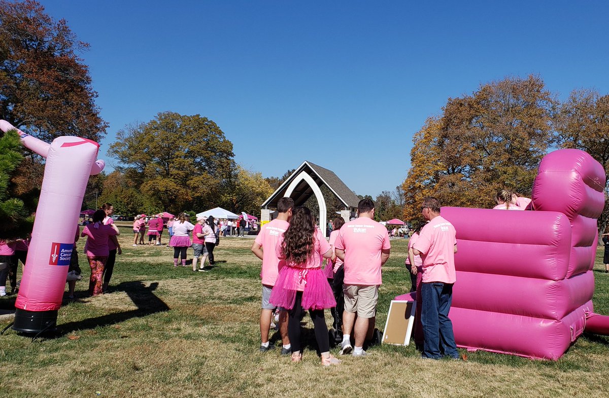 StridesKnox's tweet photo. Pinky is having a good time today. #BreastCancerAwarenessMonth https://t.co/tzZCwo0Y8u
