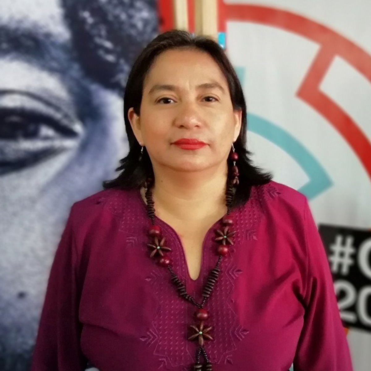 CalasCenter's tweet photo. @carmenchsa 🔥, es socióloga especialista en derechos humanos y cultura de paz de la @udg_oficial.
Durante el 2019 y 2020 coordinó #VisionesDePaz🕊, el primer Laboratorio de Conocimiento del #CALASCenter y actualmente investiga sobre desapariciones forzadas. https://t.co/3Lx93z3RTE