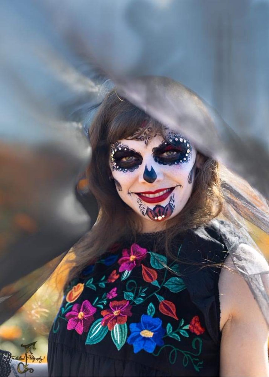 ChelseaVixen_'s tweet photo. Sneak Peek shoot with David Maxwell -Fantastical Photos &amp; many thanks to Inez -Hummingbird Love FacePainting 
https://t.co/wlczgXEajH
https://t.co/FomaP2jAwg
https://t.co/DeUFWGM27L
#carlsbadstrawberrycompany #carlsbadflowerfields #sandiego #diadelosmuertos #diadelosmuertosmakeup https://t.co/1lPHP6hKMh