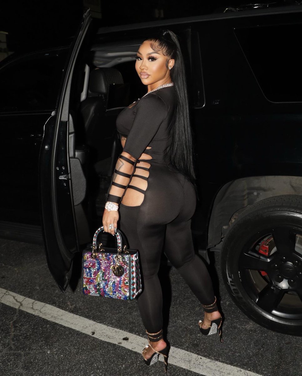 Calling all the steppers to the front 👅🖤