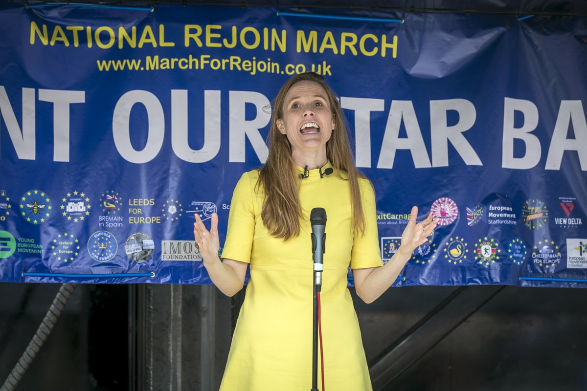 WendyNowak's tweet photo. @Peston At the #MarchForRejoin @TerryReintke and @guyverhofstadt both spoke about wanting us to #RejoinEU They're on our side. Pls sign/RT the petition. It's not a dream. https://t.co/xnfo8Cuvh3 https://t.co/SxtZmZgdsy