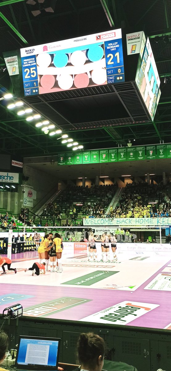 Dopo un secondo set un pochino più combattuto del primo, le nostre Pantere dell'<a href="/ImocoVolley/">Prosecco Doc Imoco Volley</a> superano le ragazze del <a href="/bergamo1991/">Volley_bergamo1991</a> con il punteggio di 25-21.

#NewPantERA #siamotuttipantere 💛💙