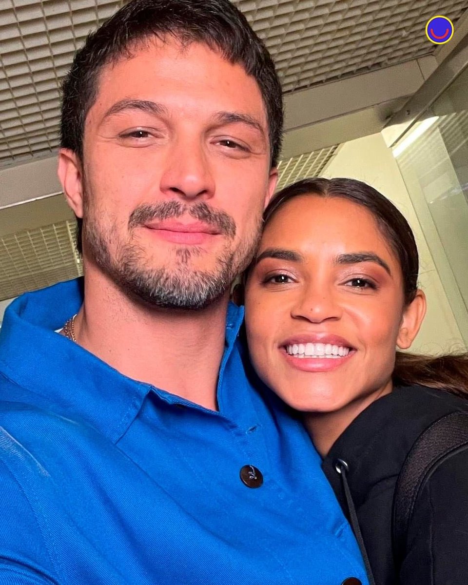 InfosRomuloE's tweet photo. 📸 | Gshow via Instagram: “Lucy Alves e Romulo Estrela passando pelo seu feed pra avisar que Brisa e Oto vem muito aí em #Travessia! 😍 Já tô shippando muito esse casal e vocês? 🥰❤️” 

📎 Bora engajar o post lá? Comentem: https://t.co/XRIzv4EHQl https://t.co/UZp1QNbCBs