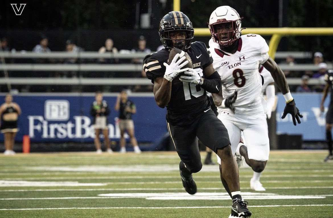 suderian_9ine's tweet photo. #AGTG BLESSED TO RECEIVE AND OFFER FROM VANDERBILT UNIVERSITY #ANCHORDOWN⚓️ @coach_norv @CoachAlexBailey @Coach_Flaherty @CoachBox6 @VandyFootball @CoachEFord5 @CoachSibert https://t.co/vDnxOke5Ps