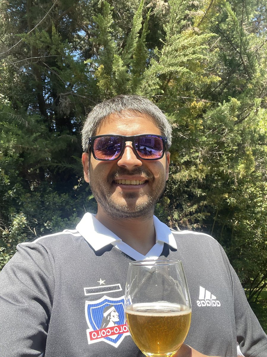 JanoCastroC's tweet photo. Hoy es #diga33 🏆 @ColoColo https://t.co/0LhLii2bjY
