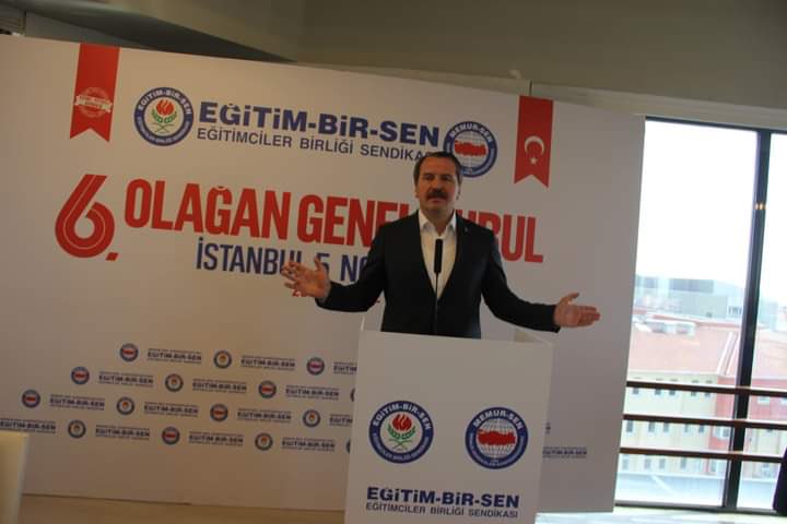 Teklifimiz Sözleşmelilere Kadrodur

Kamu görevlilerinin aynı masada,ortamda,aynı ünvanla “kadrolu-süresiz sözleşmeli-süreli sözleşmeli” şeklinde farklı farklı istihdam türüyle,farklı haklara sahip şekilde bulunması, iç huzuru da iş huzurunu da bozuyor.
Çözüm #SözleşmeliyeKadro