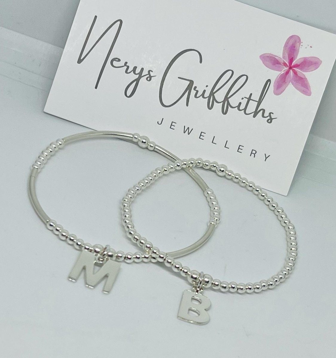 nerysgjewellery's tweet photo. Sterling silver #initialcharm #bracelets are the perfect gift or treat to yourself
Available in 3 bracelet styles
Just £18.50
#charmbracelet #charms #charmbracelets #stackingbracelets #sterlingsilver #handmade #giftsforher @Cymruwrthgalon #birthdaygift https://t.co/QLFQIqrb7w