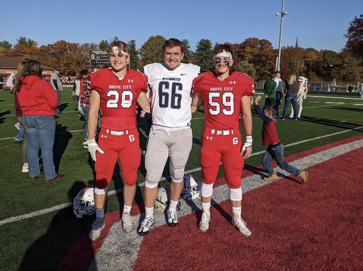 SRAHSFootball's tweet photo. Great to see SR Football alums @IvPilosi @RMontgomery_25 &amp; @624Bubba continuing to play the game they love while obtaining an education. Congratulations fellas!

#FUEL #BLAST 🚀🏈 https://t.co/NCoaj51KEj