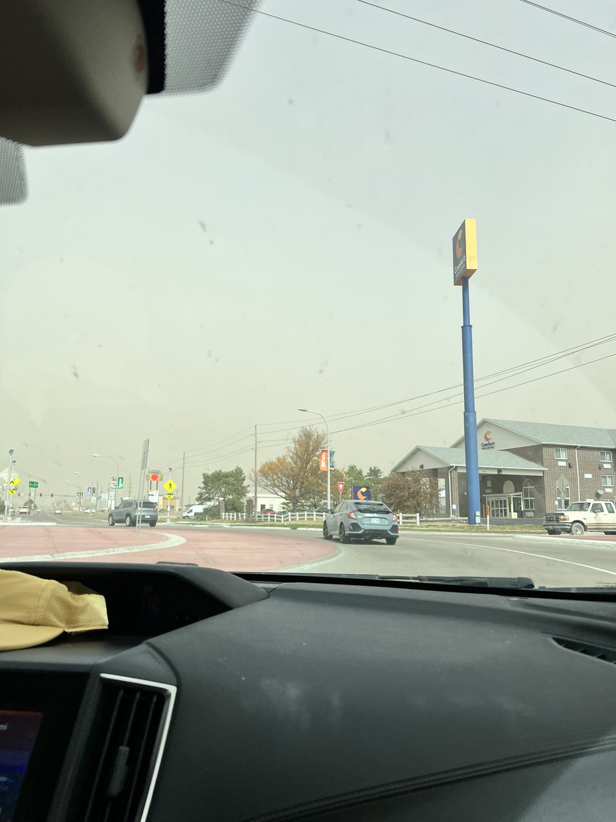 KANSAS BABES! Are y’all okay?! This is the windiest and dustiest state I’ve ever been to lol like how r ur lungs??? I can’t see a thing bc DUST!?