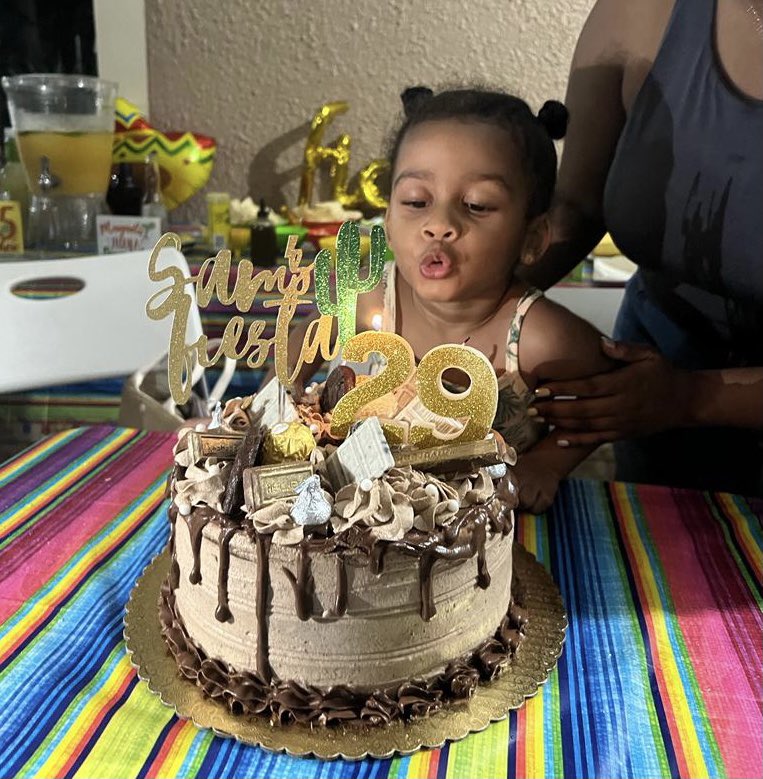 samfisherr's tweet photo. The real birthday girl 😂 https://t.co/uM8RO3C0KU