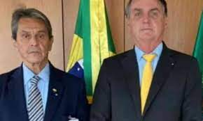 centralpolitcs's tweet photo. 📸Bolsonaro sobre Roberto Jefferson: 'Não tem uma foto dele comigo': https://t.co/2ydFlSOd90