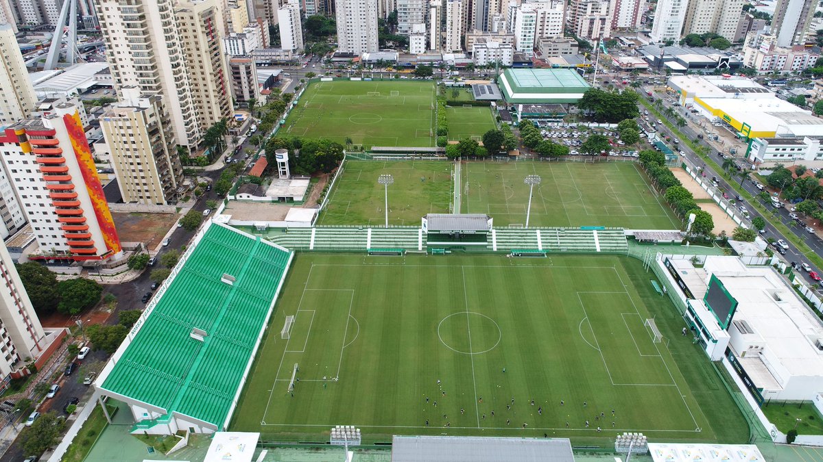 TNTDragao's tweet photo. Fiquem tranquilos(a) nosso Estádio tem cobertura, diferente de outros👀 https://t.co/Fq2vbhBcft
