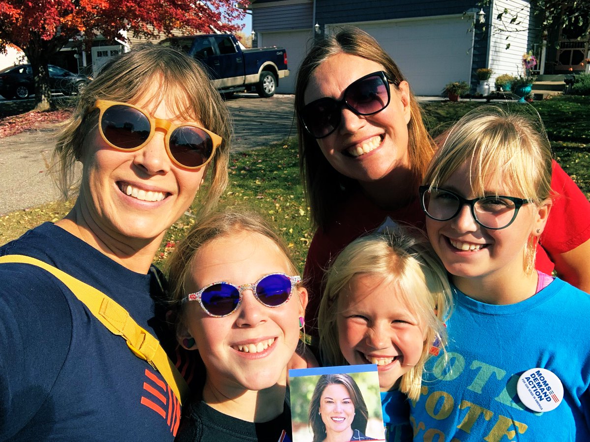 MsMollyLeutz's tweet photo. Whole bunch o’ MN @MomsDemand volunteers (some first-timers! 🙌) out in Lakeville today to hear from @RepRaskin and @AngieCraigMN - fired up and ready to knock doors! Brought the kids and my OG partner in advocacy on a perfect fall day in MN02 #GunSense https://t.co/WPsXBfXEGH
