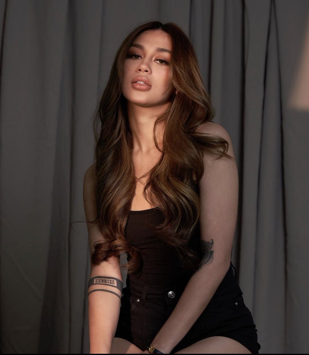 LMH161820's tweet photo. Kinaya mo nung una kakayanin mo na itong pang huli! I am so proud of you, you’re a strong woman. Kahit anong issue ibato sayo I will stand to you as your fan. You don’t need to prove yourself! Ikaw lang ang vlogger, artista na napaglaban ko, kasi nasa Korean Stars talaga ako Fan https://t.co/9B2bbAOd36