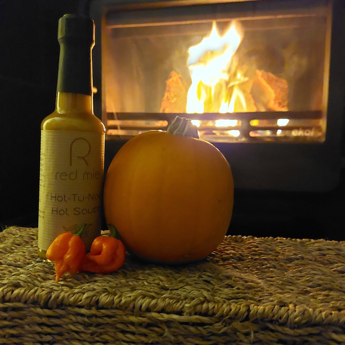 It's back... our limited edition Hot Tu Naa Hot Sauce, made with 🌶Reapers🌶 this is a HOT one! 
Order now: redmie.sumupstore.com/product/hot-tu… or call into one of our stockists - Lee Mayers Butchers or Cranky's Coffee IOM. 
#isleofmanfoodanddrink #hoptunaa #carolinareaper