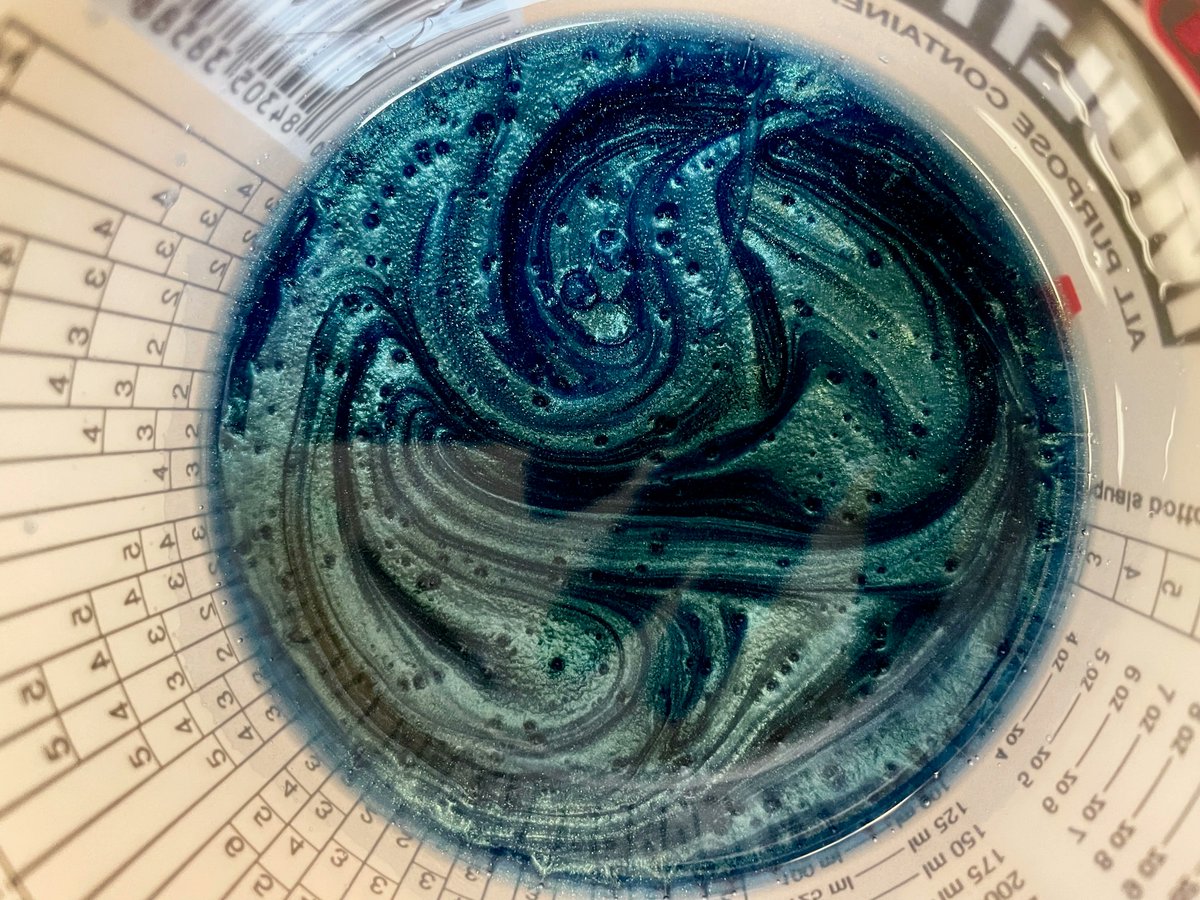 KeefriderCustom's tweet photo. Mixing up some gorgeous resin for a river counter top https://t.co/D0vrDeptbu