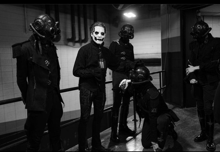 ChartsGhost's tweet photo. RETWEET &amp; REPLY with:

I'm voting for Ghost “Impera” for FAVORITE ROCK ALBUM at the #AMAs https://t.co/3BYFX6ttD6