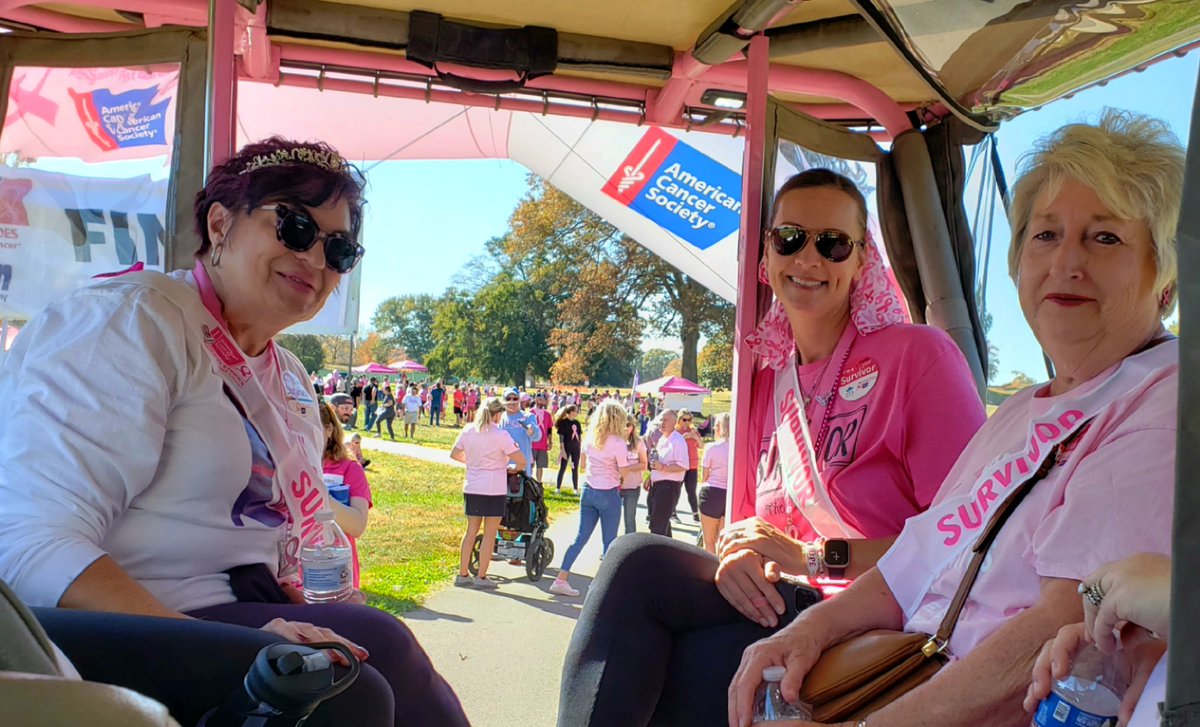 StridesKnox's tweet photo. .@kimhansardstar and friends are on @pinkjeeptours ride to officially start the 2022 walk at Lakeshore Park. https://t.co/wr7NfWJZA7