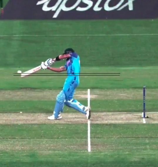 jaan8588's tweet photo. India have cheated....This was a yourker....It was plumb LBW. Only hitting the stumps. 😂😂😂#cheating https://t.co/jEf19gaKD8