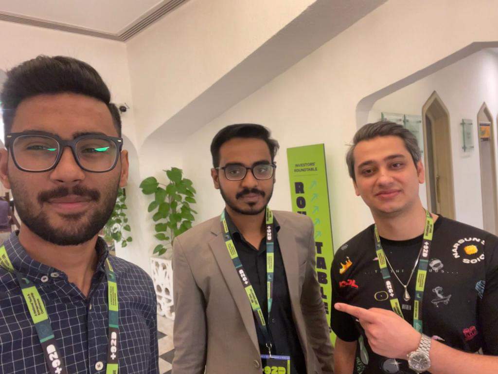 TalhaASiddiqui1's tweet photo. I had a short but very insightful conversation with Mustafa Jamal(@blockr3volution) from @the_cloudcity regarding Blockchain, metaverse, and the lack of product-based platforms in Pakistan. π΅π°
#92dirupt #web3 https://t.co/EPosEuoz2d