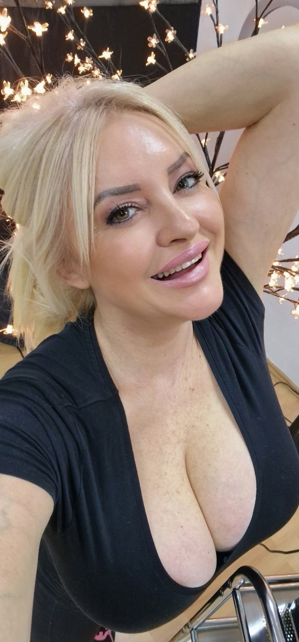 vesna pocuca sana en X: t.coTVfmb919TR  X