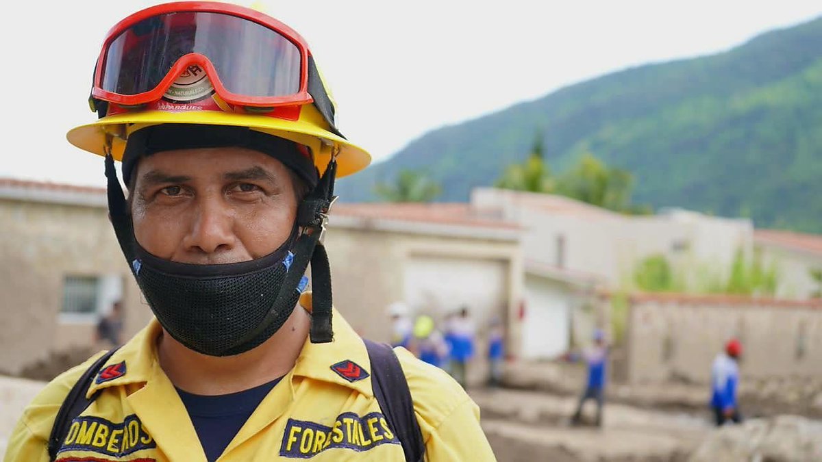 CeballosIchaso1's tweet photo. 🇻🇪 Nuestros héroes de azul de la Patria, Abnegación y Disciplina, reconocemos profundamente la gran labor de los hombres y mujeres que arriesgan sus vidas a diario para proteger y salvar la vida del pueblo venezolano.

 #VenezuelaEnAmorYPaz #23Oct. https://t.co/AMPLbabGrq