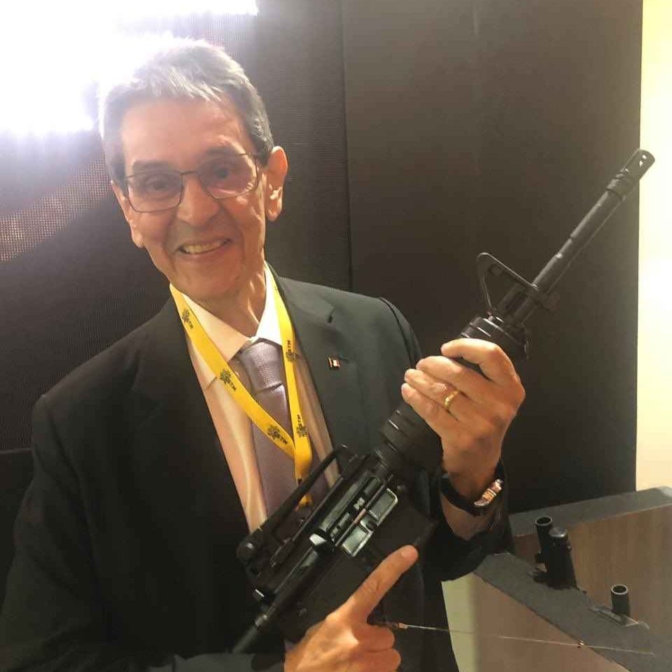diadia_jp's tweet photo. Vejo muita gente defender a atitude de Roberto Jeferson como " defender a liberdade " os policiais foram cumprir o que a justiça determinou , nada justifica atirar contra polícias. Se fosse pra ele atirar , atirasse em quem mandou prender ué. O que também é crime ! https://t.co/1LSaZb2ycB