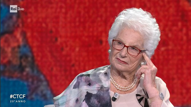 Gaia93712891's tweet image. #LilianaSegre: "Io so che sono tra le ultime rimaste. Io so che fra pochi anni la Shoah sarà solo una riga nei libri di storia e poi non ci sarà più niente." #CTCF