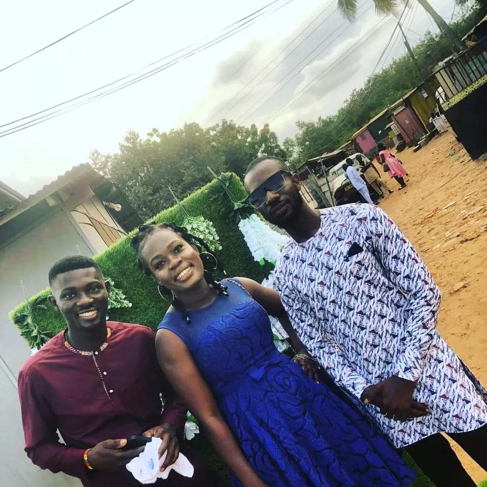 StAnne_2009's tweet photo. At Lydia's wedding 🎁🎊🎉🎈🌺 https://t.co/AQv7MNpWtQ