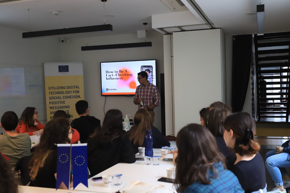 Hrant Dink Vakfı’nda yapılan Doğruluk Kontrolü Atölyesi’ne katılarak MediaWise dijital medya okuryazarlığı müfredatını öğrenip, yanlış bilginin neden ve nasıl yayıldığını, çevrimiçi yanlış bilgilerin nasıl tespit edileceğini öğrenen mentörlerimizi kutluyoruz.