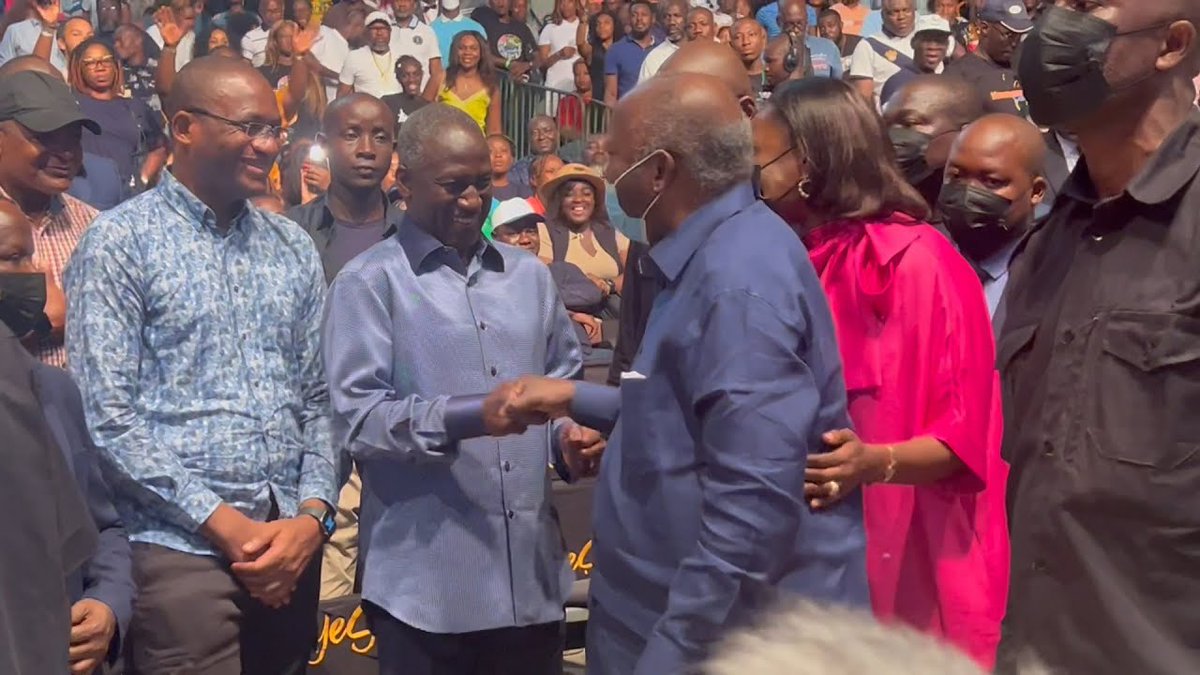 Montherland's tweet photo. L'image du jour... Laurent Gbagbo au concert de Yodé et Siro. #gbagbo #ouattara #bictogo #yodeetsiro #abidjan #CIV225 #Civ225 #bedie #rhdp #ppa_ci #kpakpatoya #iciabidjan #paix_ci #pr_ci https://t.co/EPOCiYfRi3
