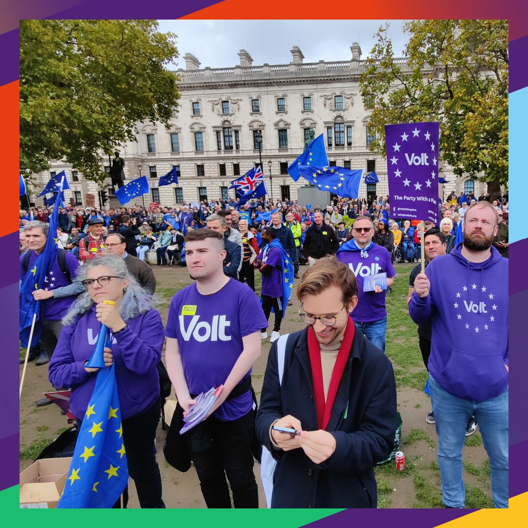 Over 50,000 people marched through the streets of London for the National Rejoin Rejoin March — with <a href="/UkVolt/">Volt UK</a> as an official partner. This was the first pro-EU march since 2019 and Britain’s official departure from the EU. 
#nationalrejoinmarch <a href="/MarchForRejoin/">National Rejoin March</a> #VoltOnTheStreets