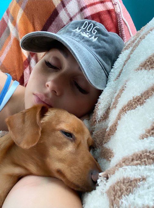 Sunday mood. https://t.co/XLox3QuaQB