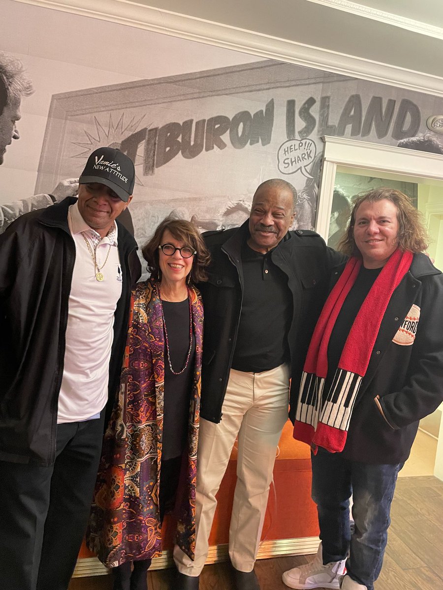 life & life tweet media