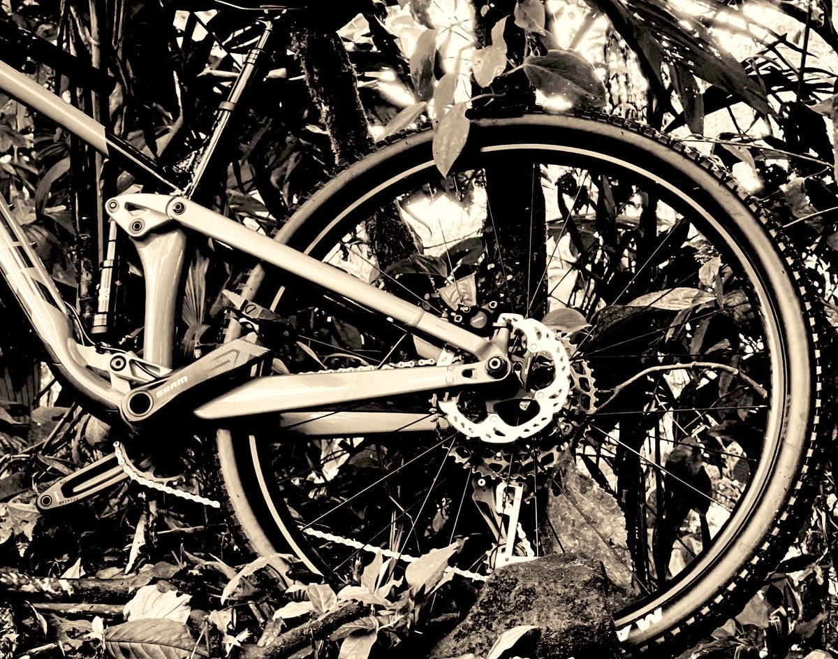 ChuncheTico's tweet photo. Cleteando Ando … #CleteandoAndo #Fox #MTB #Trail #Trek #Ciclismo https://t.co/nrRGgzi0Ck