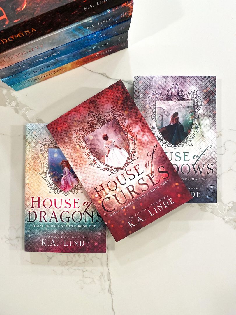 Looking for the perfect fall weekend read?? House of Curses is HERE! 🖤🐉

kalinde.com/books/house-of…